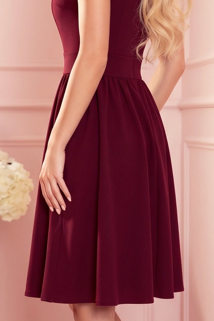 Robe Avec Décolleté et Manches Courtes – Bordeaux - Rosemode