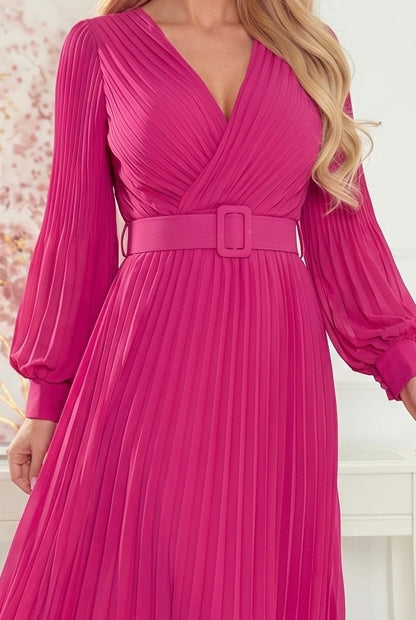Robe Plissée Avec Ceinture et Décolleté – Fuchsia - Rosemode