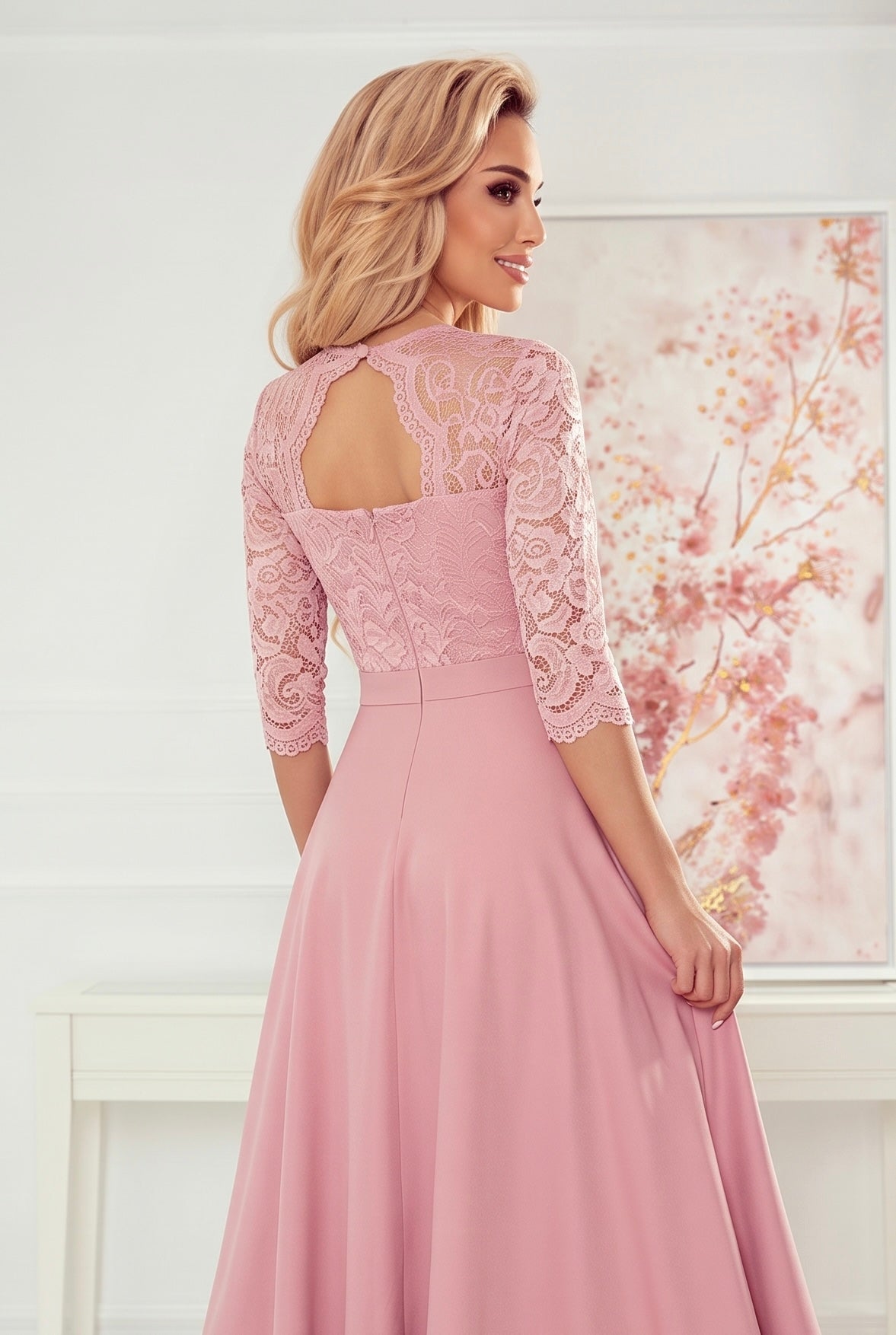 Robe Longue en Dentelle à Décolleté – Rose Poudré - Rosemode