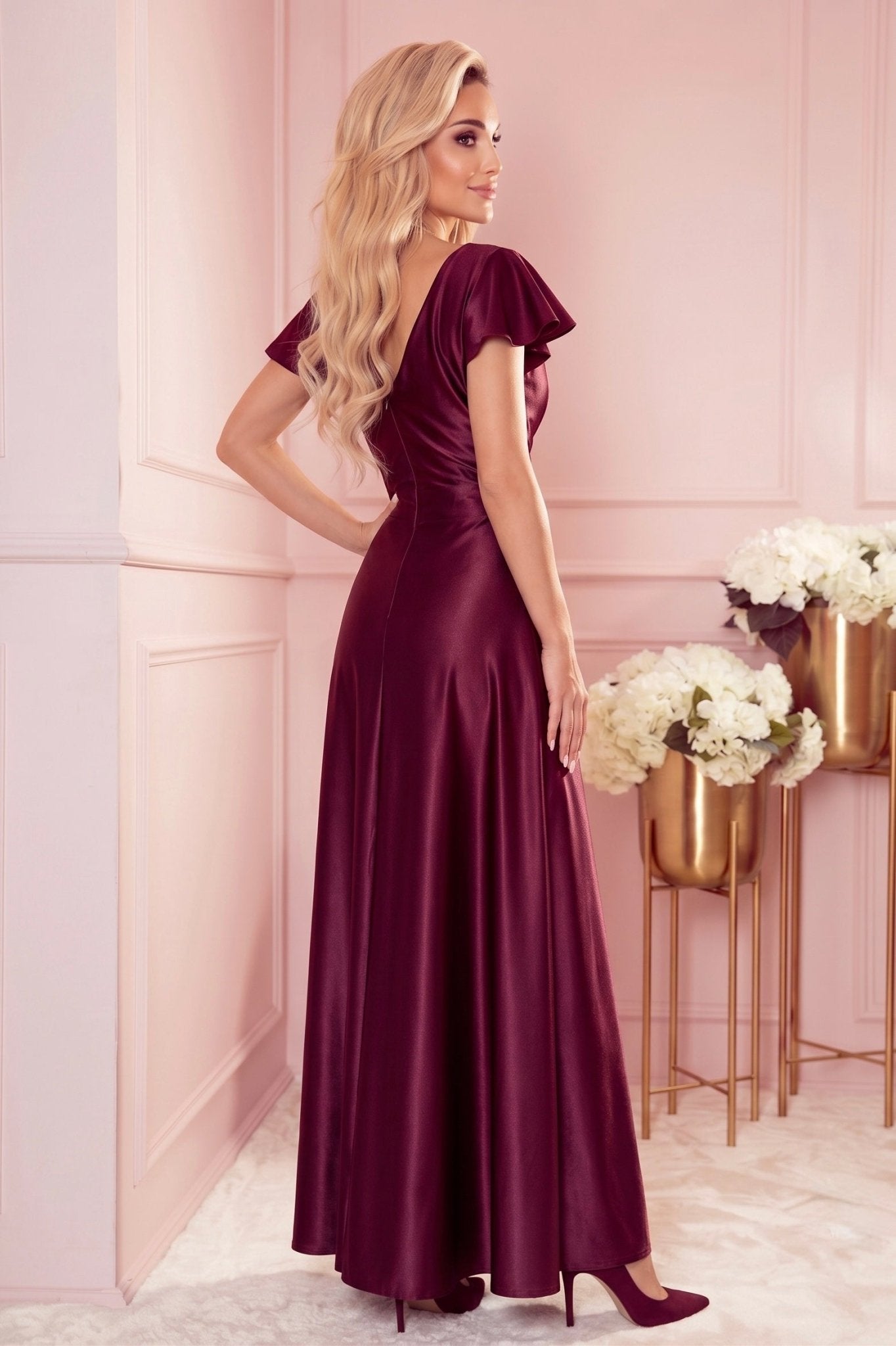 Robe Longue en Satin Avec Décolleté Enveloppant – Bordeaux - Rosemode