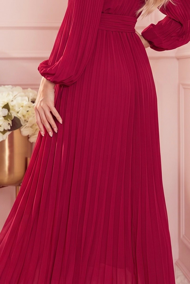 Robe Plissée Avec Ceinture et Décolleté – Bordeaux - Rosemode