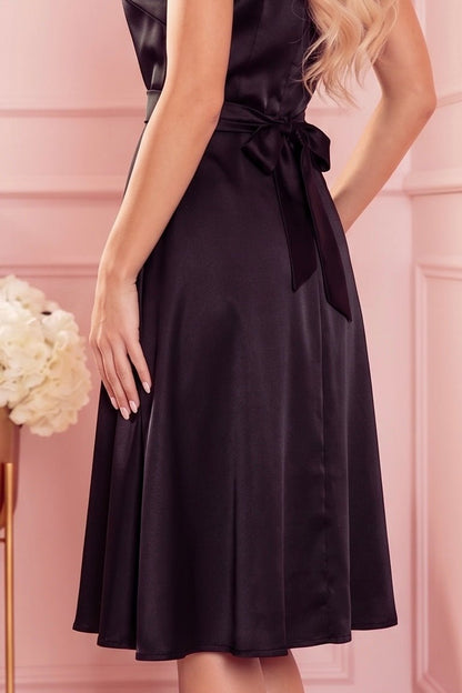 Robe Évasée Scintillante à Décolleté Enveloppant – Noir - Rosemode