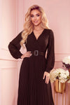 Robe Plissée Avec Ceinture et Décolleté – Chocolat